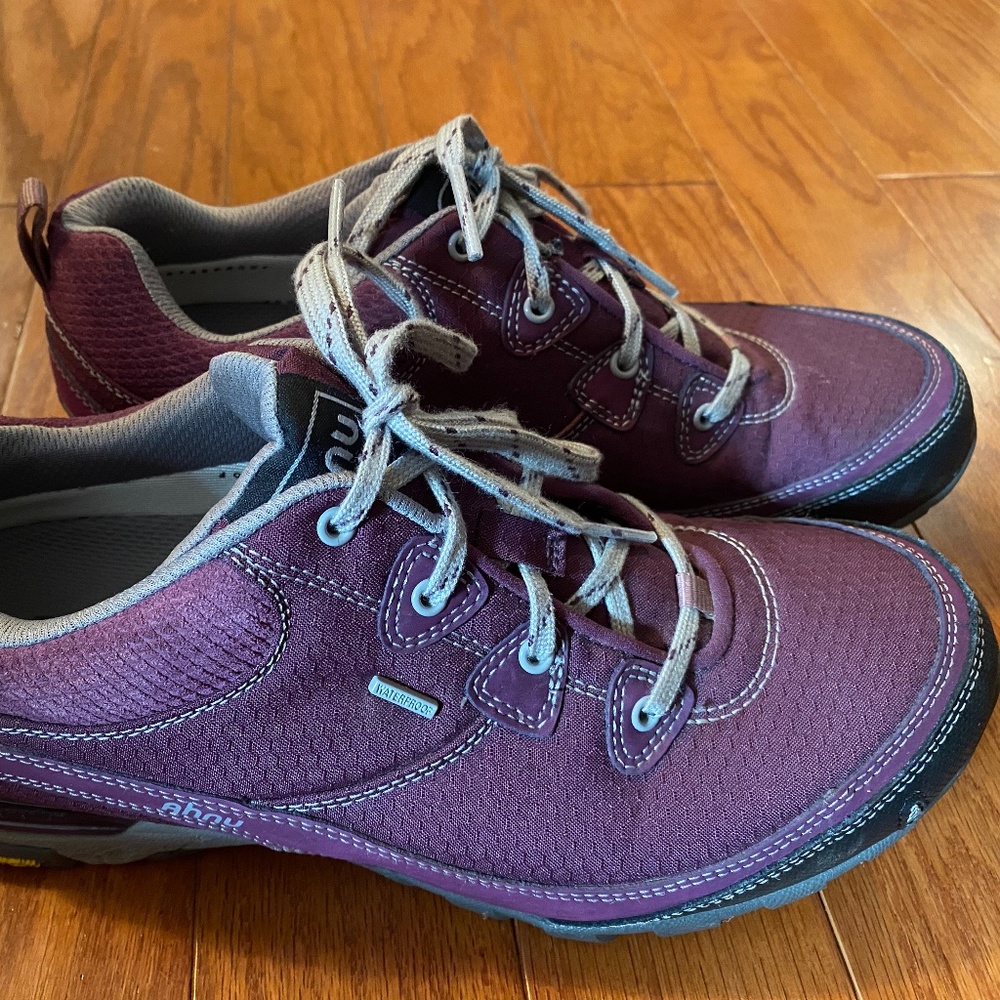 Ahnu Sugarpine Waterproof Hiking Shoes, Women’s 9